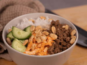 Vietnamesische Hoisin-Rinderhackfleisch-Bowl Foodblog Lukas Grett