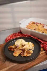 Zwetschgen-Crumble mit Vanilleeis Lukas Grett