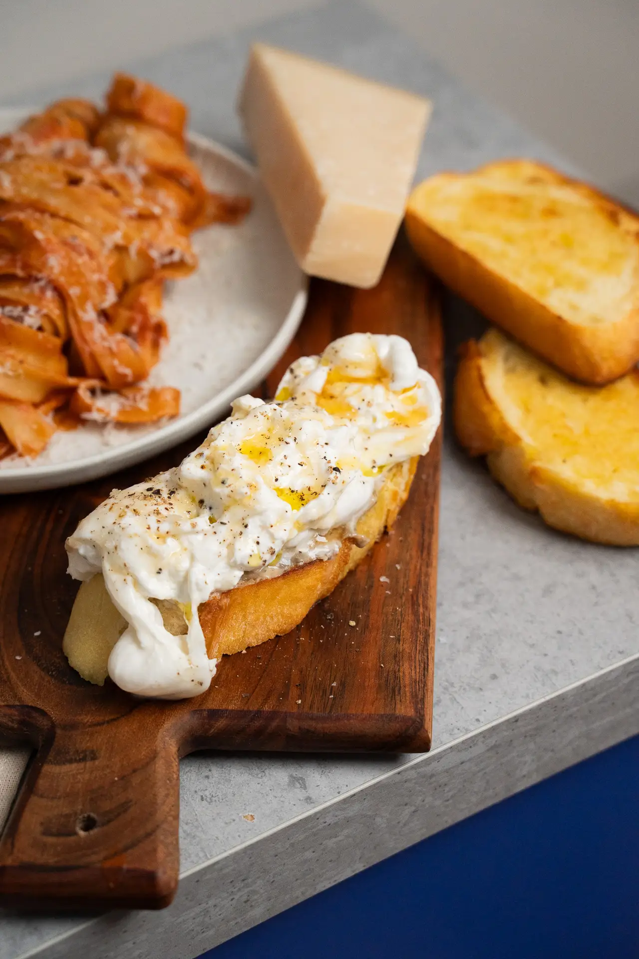 Crostini al Tartufo mit Burrata Lukas Grett