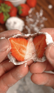 Erdbeer Mochi Lukas Grett